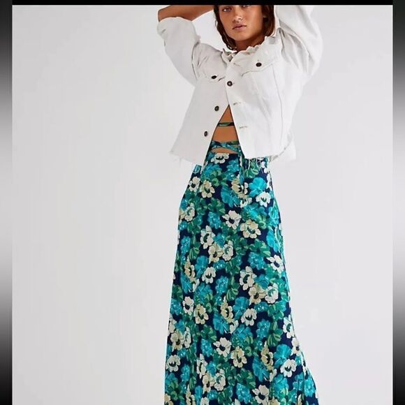NEW FREE PEOPLE THATS A WRAP PRINTED MAXI SKIRT - Picture 2 of 5